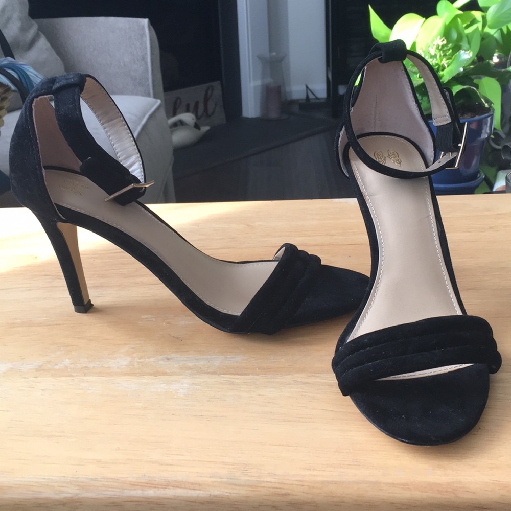 Victoria’s Secret Heels - Picture 1 of 3